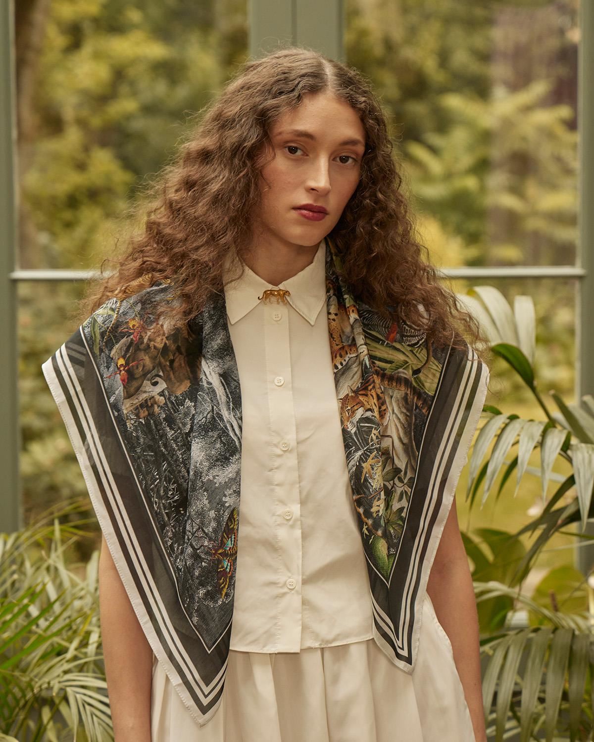 レオパードブローチ