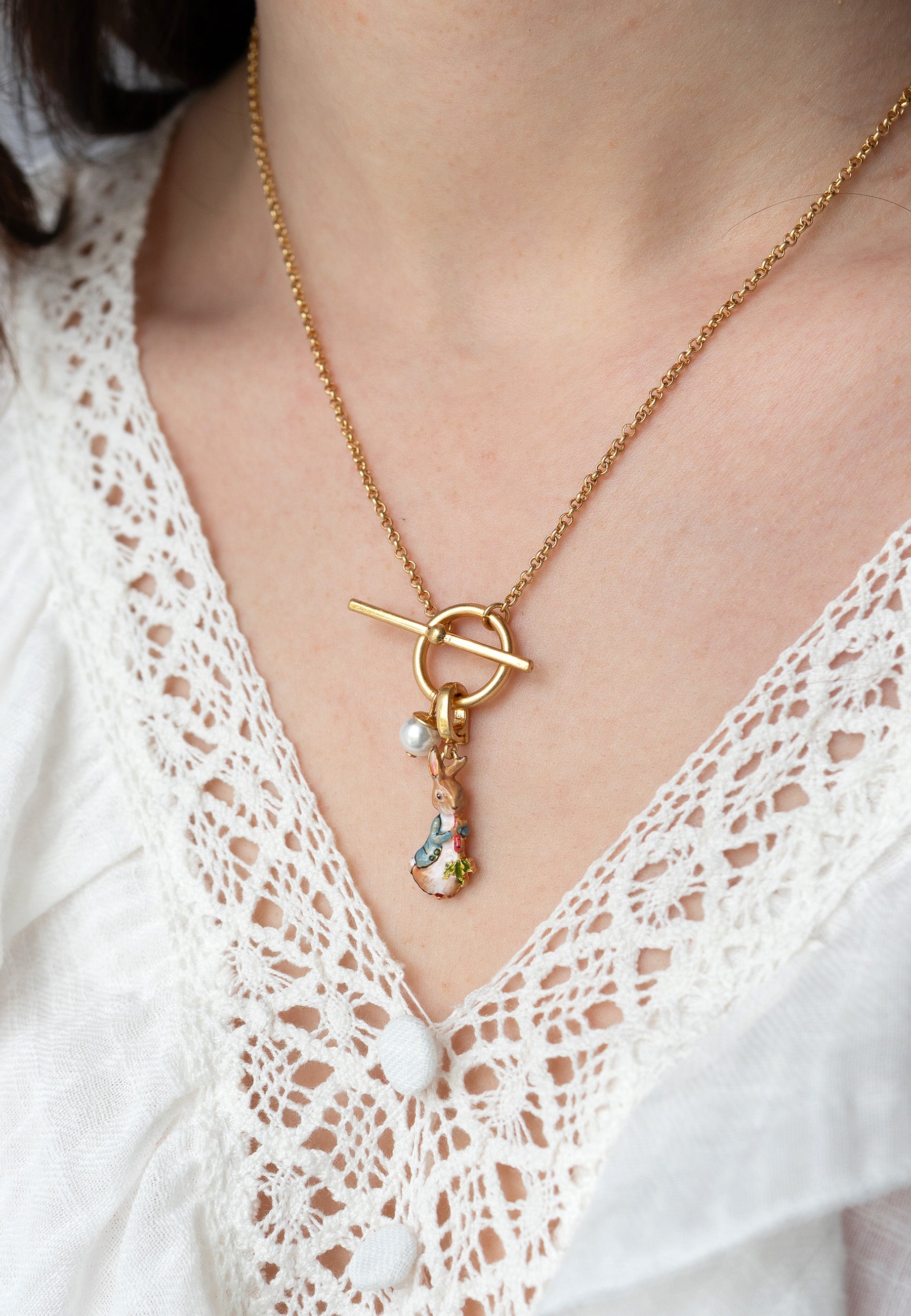 Fable England x Peter Rabbit トグルネックレス