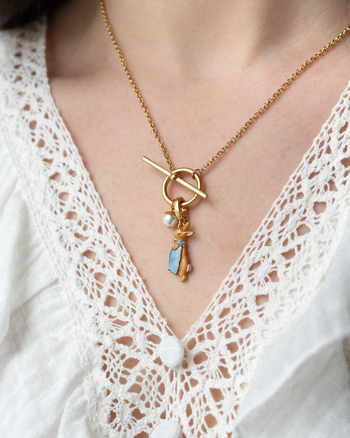 Fable England x Peter Rabbit フロプシー トグルネックレス