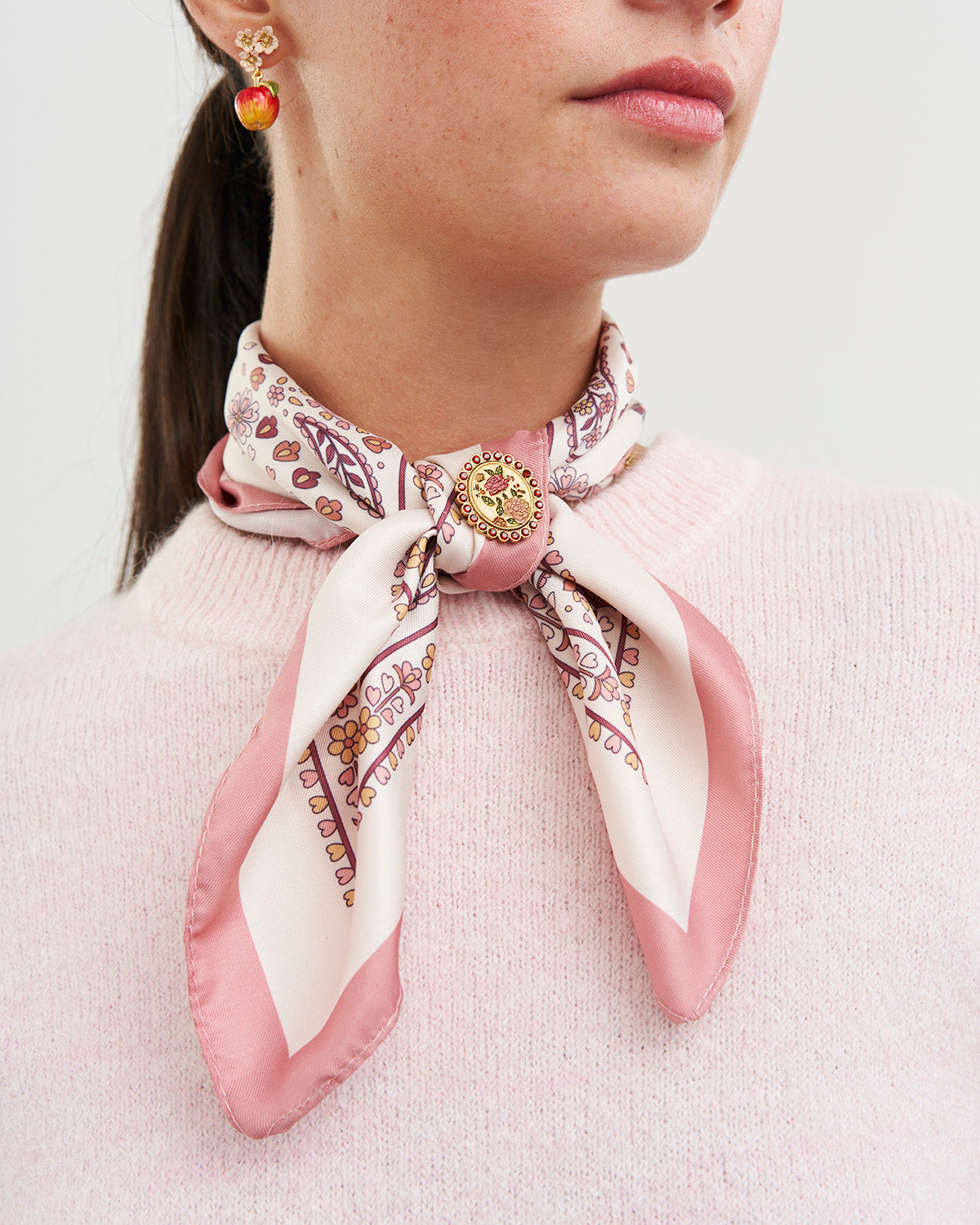 Eve Floral Brooch in Gold