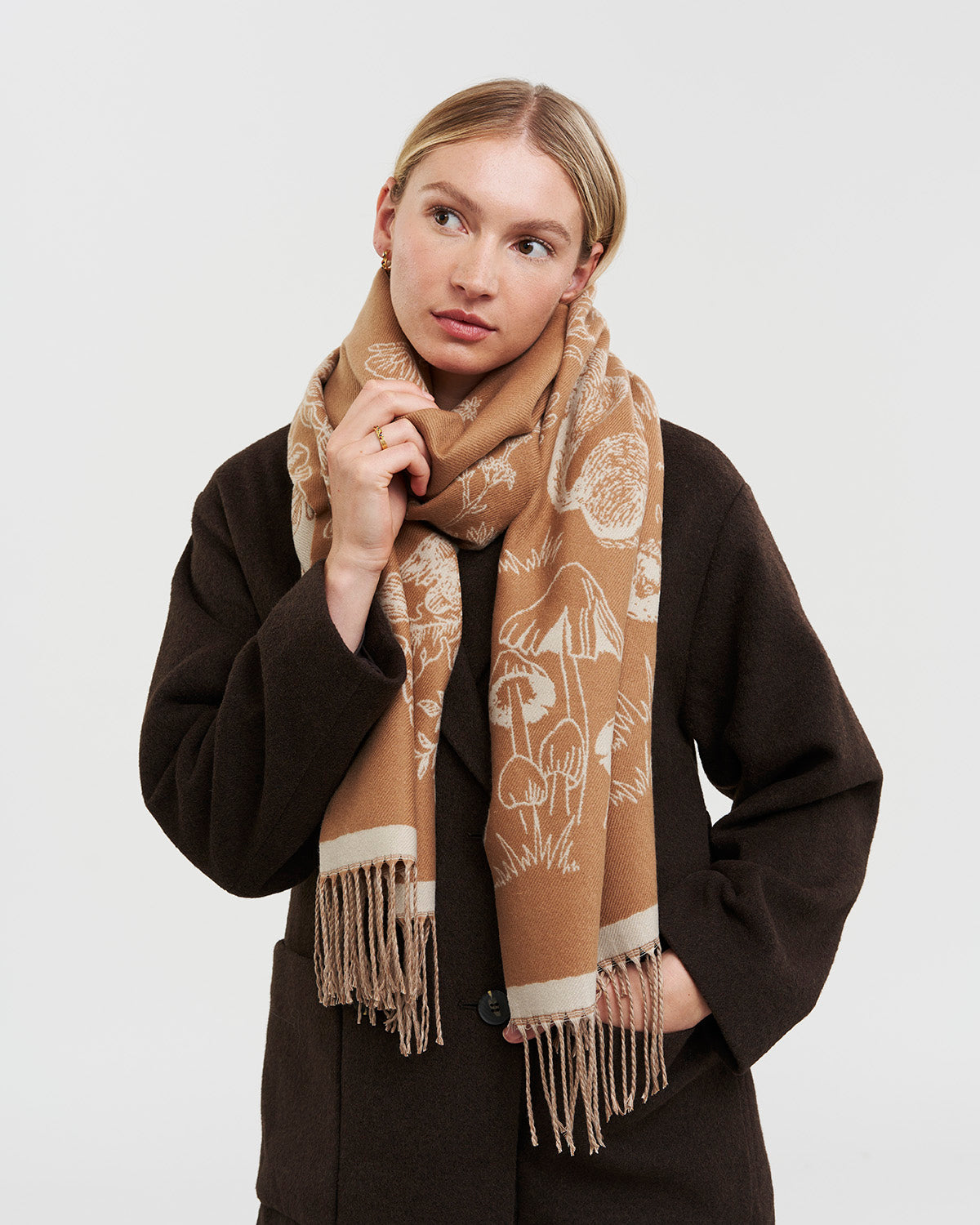 Woodland Scene Check Long Jacquard Scarf in Tan