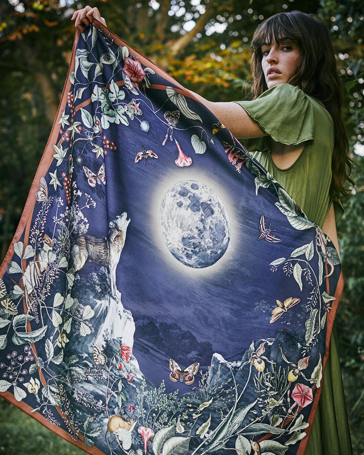 Wolf Garden Narrative Scarf | Fable England