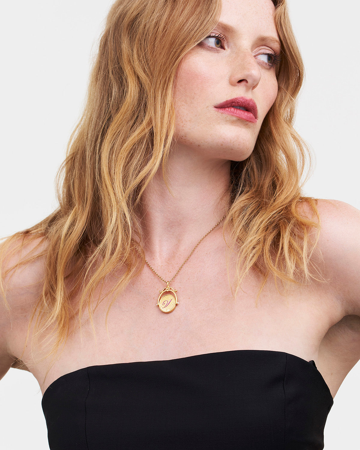 Collar Spinner Oro inicial "V" Violeta