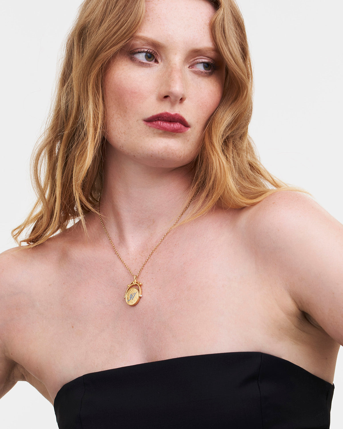 Collar Spinner Oro inicial "H" Hortensia