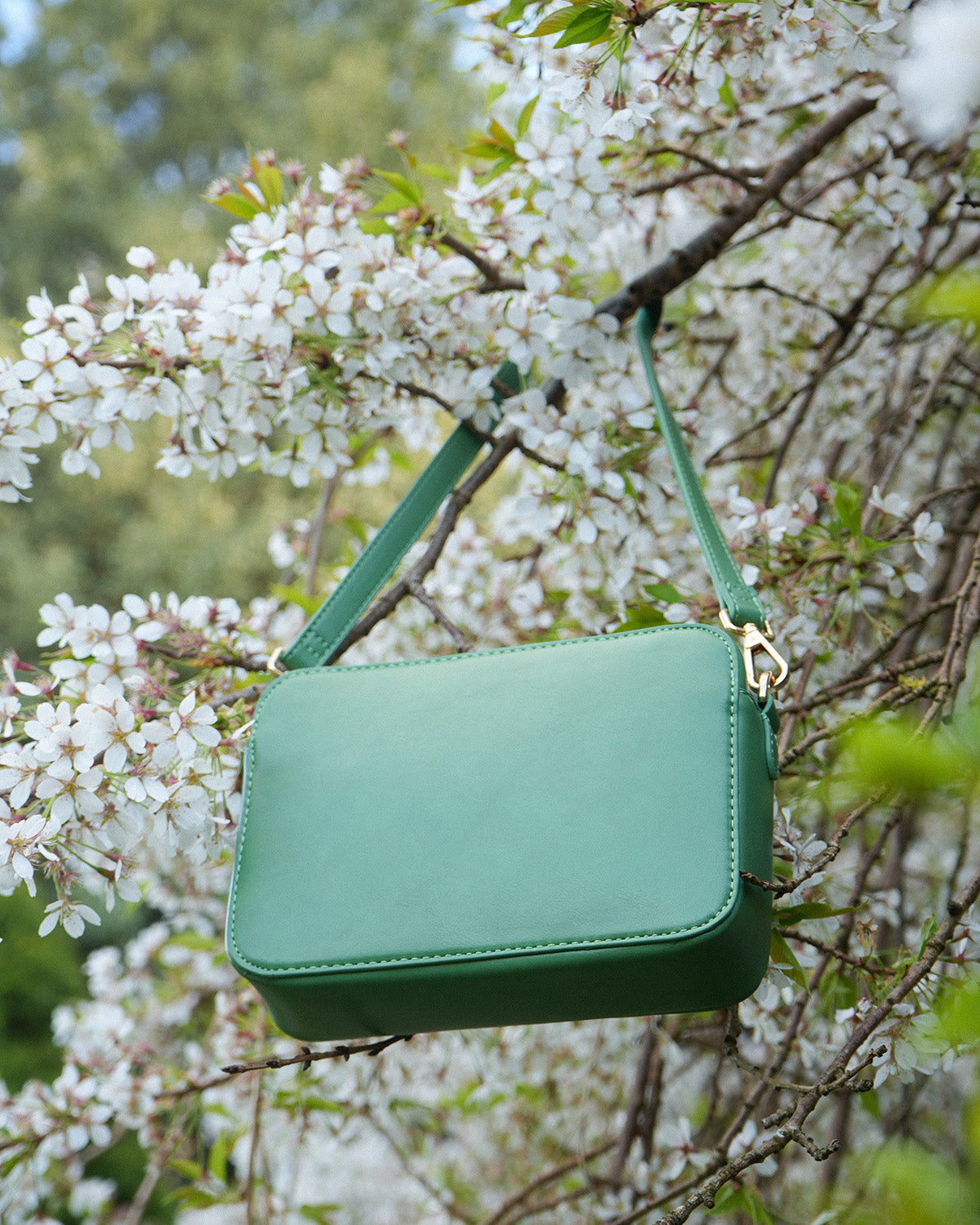 green garden-camera-bag