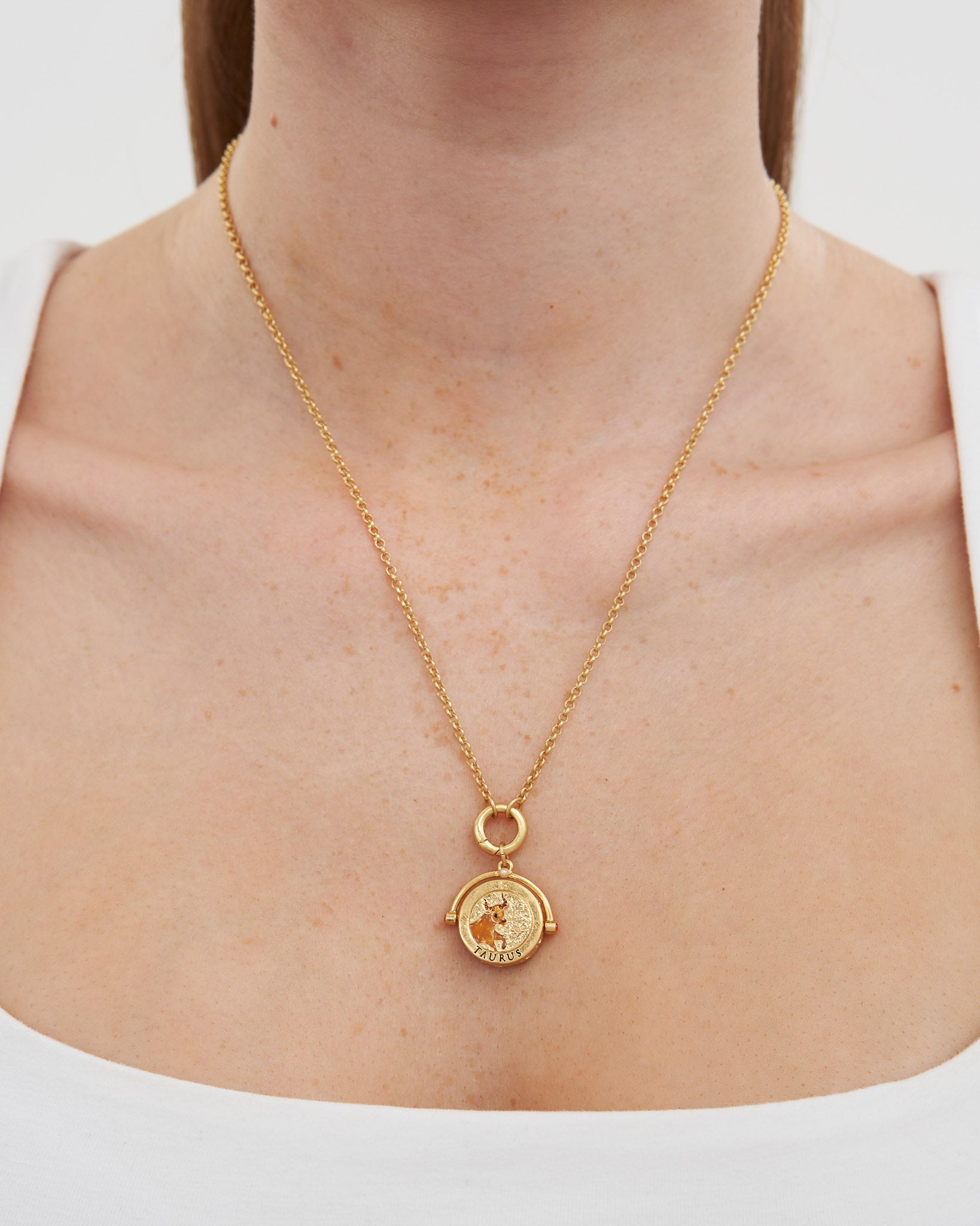 Collier du Zodiaque Taureau à pendentif rotatif doré